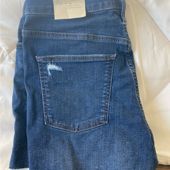 Women’s Universal Thread High Rise Midi Thigh Jean Shorts size 10 NWT - Picture 4 of 4